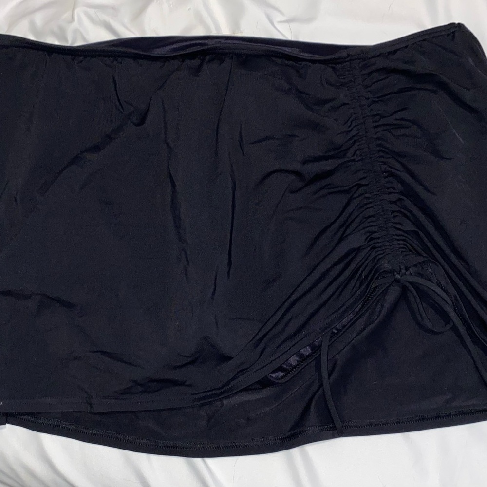 Black swim skirt!
